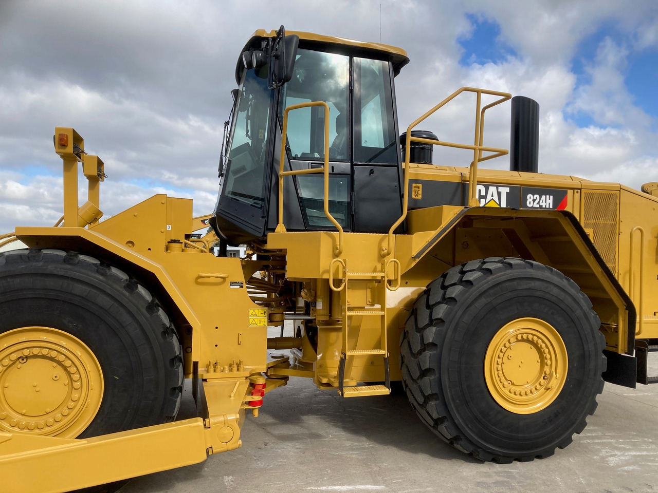 CATERPILLAR 824H - 불도저 : 사진 2 CATERPILLAR 824H - 불도저 : 사진 2