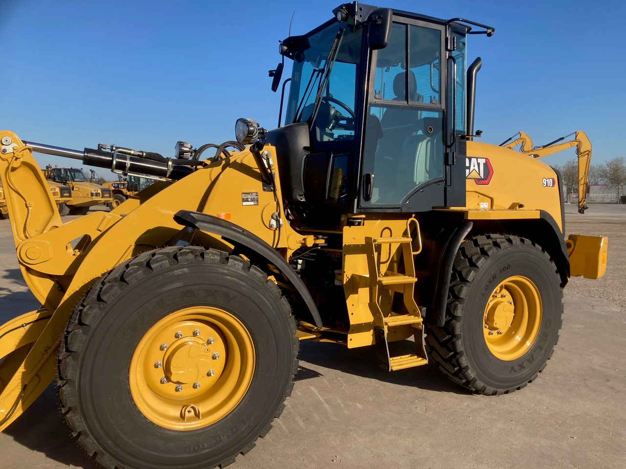 CATERPILLAR 910 - 휠 로더 : 사진 2 CATERPILLAR 910 - 휠 로더 : 사진 2