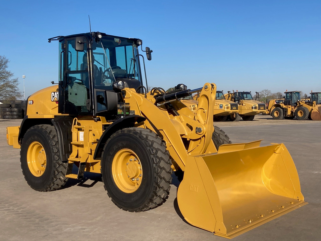 CATERPILLAR 910 - 휠 로더 : 사진 4 CATERPILLAR 910 - 휠 로더 : 사진 4