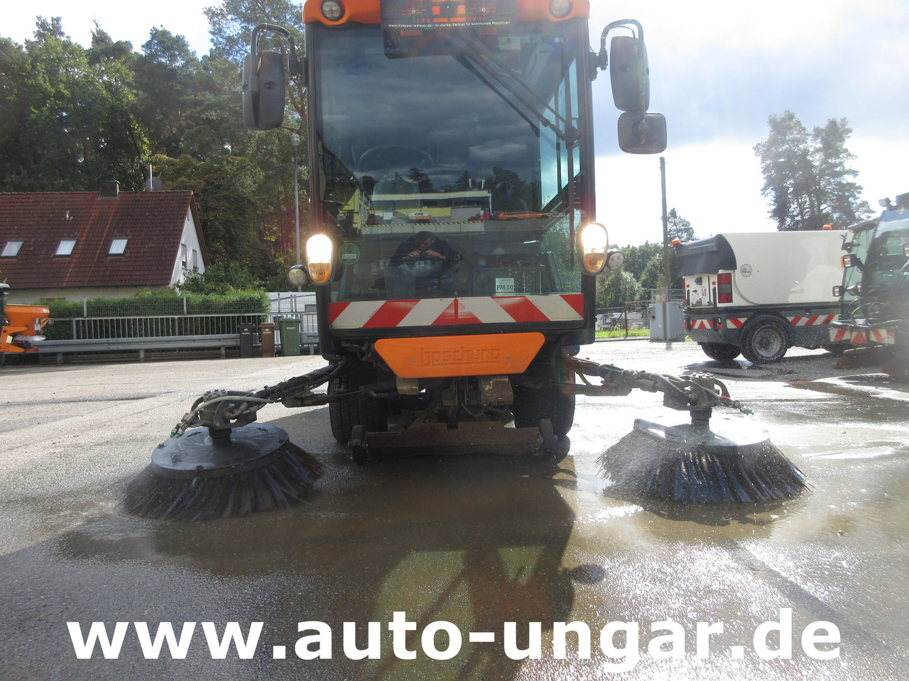 Boschung S2 Küpper-Weisser Kehrmaschine Urban Sweeper 2m³ Knicklenkung 40km/h - 거리 청소 차량 : 사진 2 Boschung S2 Küpper-Weisser Kehrmaschine Urban Sweeper 2m³ Knicklenkung 40km/h - 거리 청소 차량 : 사진 2