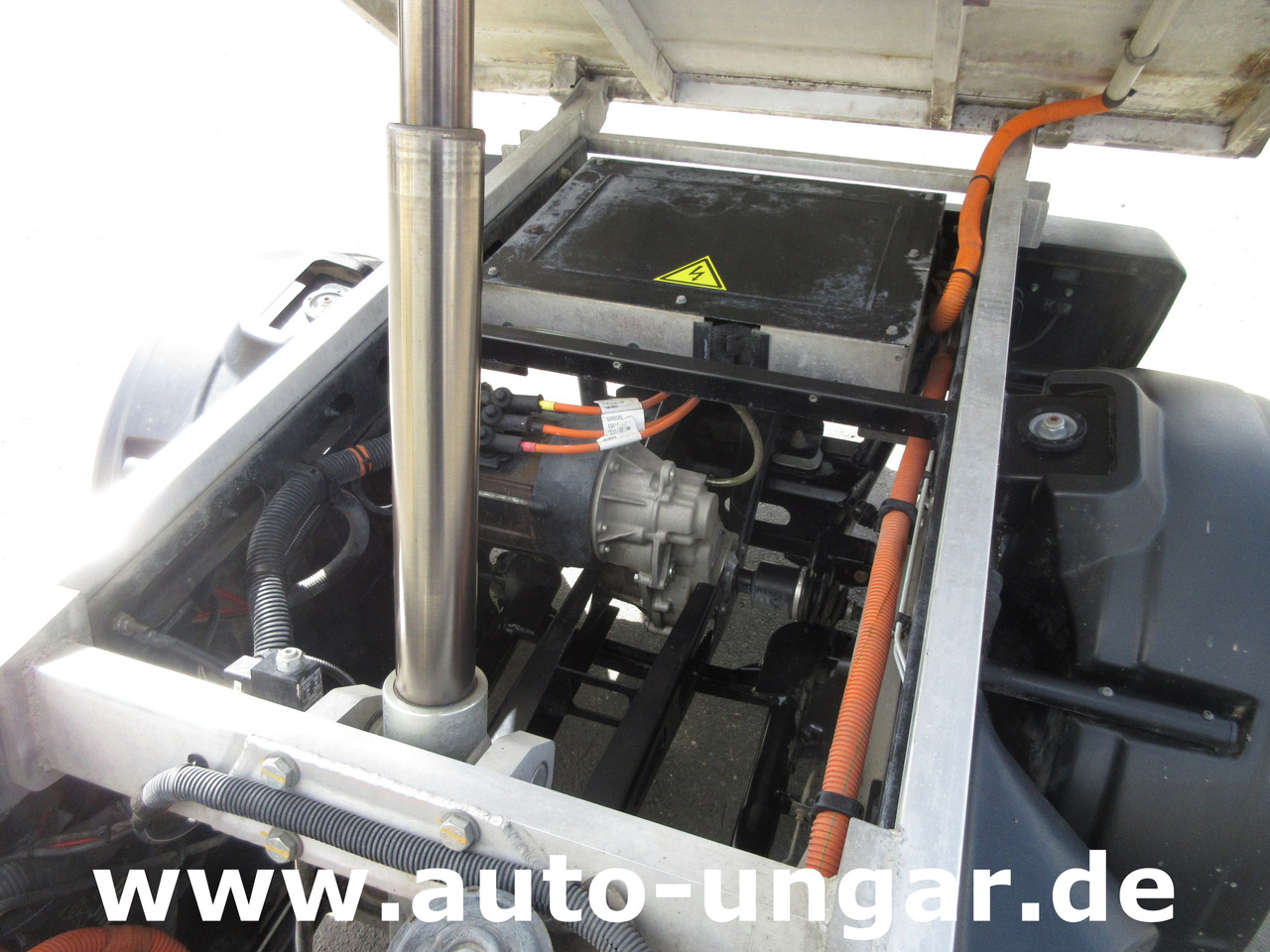 GOUPIL G5 Kipper lange Pritsche AHK Bordwanderhöhung Elektrofahrzeug - Electric utility vehicle : 사진 5 GOUPIL G5 Kipper lange Pritsche AHK Bordwanderhöhung Elektrofahrzeug - Electric utility vehicle : 사진 5