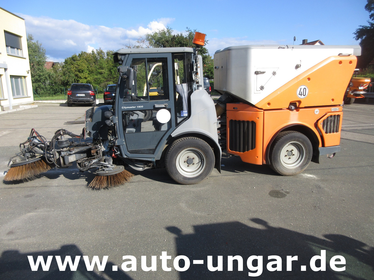 Hako CM 1600 Kehrmaschine 4x4 Baujahr 2018 3 Besen MOTORSCHADEN - 거리 청소 차량 : 사진 4 Hako CM 1600 Kehrmaschine 4x4 Baujahr 2018 3 Besen MOTORSCHADEN - 거리 청소 차량 : 사진 4