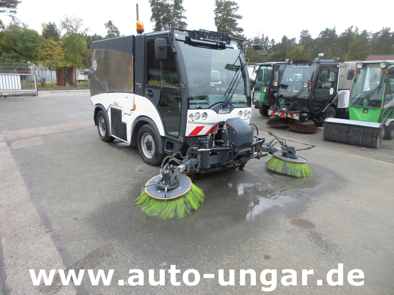Hako Citymaster CM 2000 Kehrmaschine 4-Rad-Lenkung VW Diesel Motor - 거리 청소 차량 : 사진 1 Hako Citymaster CM 2000 Kehrmaschine 4-Rad-Lenkung VW Diesel Motor - 거리 청소 차량 : 사진 1