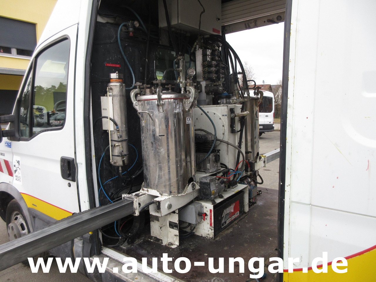 Iveco 50C15 Jetline Graco LineLazer Markiermaschine Hofmann Roadmarking Machine - 아스팔트 기계 : 사진 4 Iveco 50C15 Jetline Graco LineLazer Markiermaschine Hofmann Roadmarking Machine - 아스팔트 기계 : 사진 4