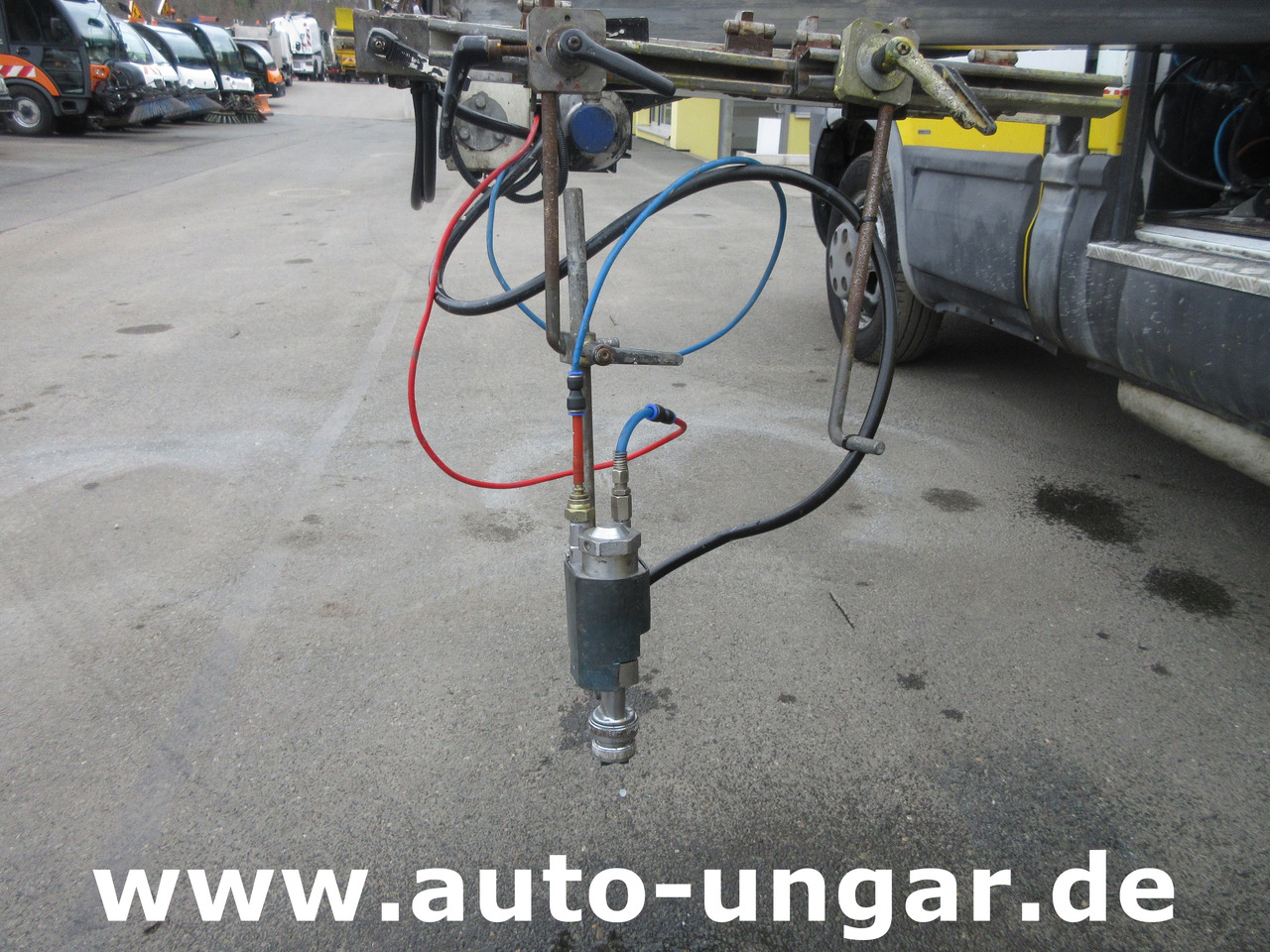 Iveco 50C15 Jetline Graco LineLazer Markiermaschine Hofmann Roadmarking Machine - 아스팔트 기계 : 사진 5 Iveco 50C15 Jetline Graco LineLazer Markiermaschine Hofmann Roadmarking Machine - 아스팔트 기계 : 사진 5