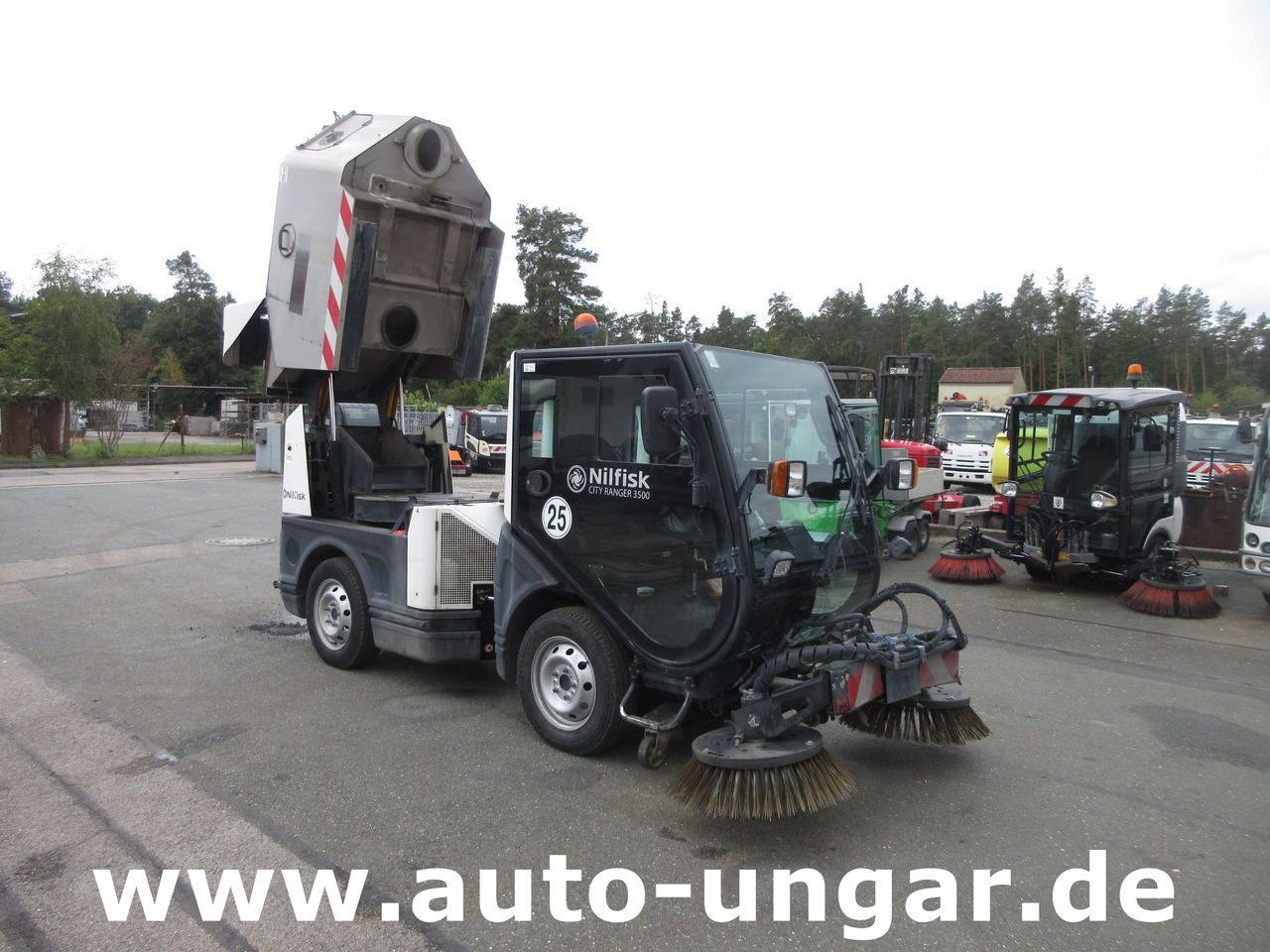 Nilfisk CR3500 CityRanger Schmidt Flexigo Multigo 4x4 Kehrmaschine Geräteträger - 거리 청소 차량 : 사진 1 Nilfisk CR3500 CityRanger Schmidt Flexigo Multigo 4x4 Kehrmaschine Geräteträger - 거리 청소 차량 : 사진 1
