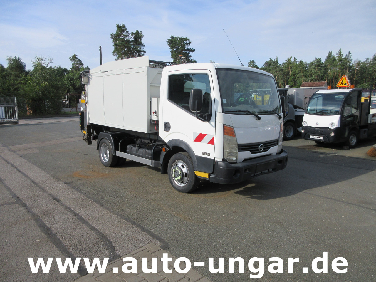Nissan Cabstar 35.14 Mecagil Lebon Müllwagen BOM Garbage Truck 3.500kg - 쓰레기차 : 사진 1 Nissan Cabstar 35.14 Mecagil Lebon Müllwagen BOM Garbage Truck 3.500kg - 쓰레기차 : 사진 1