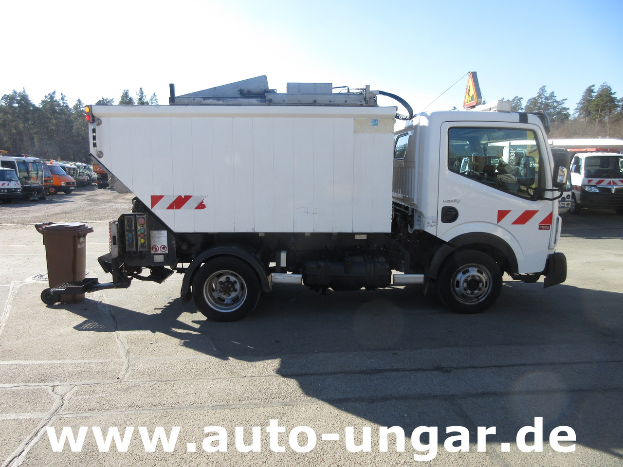 Renault Maxity 140 Müllwagen 3.500kg Lifter Presse Kipper Trittbrett Euro 5 - 쓰레기차 : 사진 3 Renault Maxity 140 Müllwagen 3.500kg Lifter Presse Kipper Trittbrett Euro 5 - 쓰레기차 : 사진 3