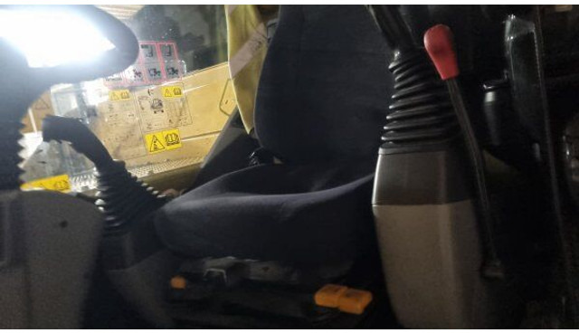 Komatsu PW 138 MR - 휠 굴삭기 : 사진 4 Komatsu PW 138 MR - 휠 굴삭기 : 사진 4