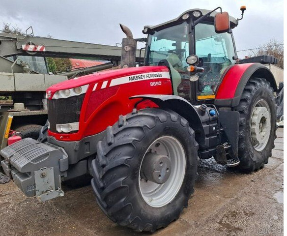 Massey Ferguson 8690 (MF) - 장궤형 트랙터 : 사진 4 Massey Ferguson 8690 (MF) - 장궤형 트랙터 : 사진 4