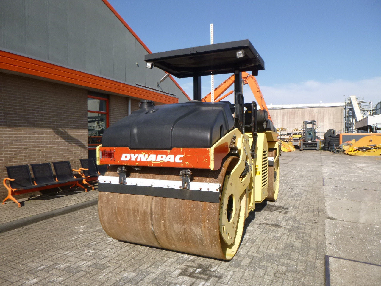 DYNAPAC CC432V - 로드 롤러 : 사진 4 DYNAPAC CC432V - 로드 롤러 : 사진 4