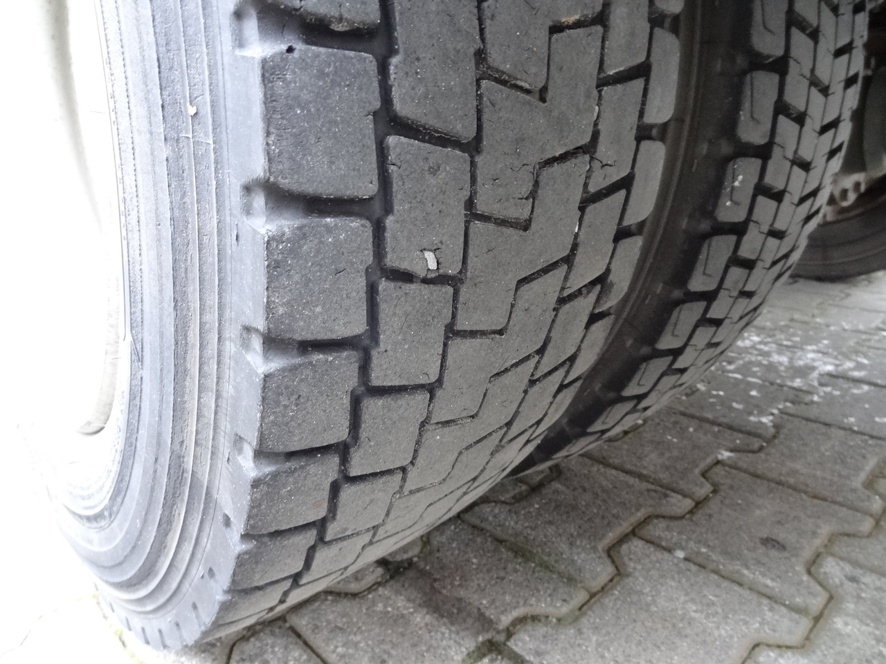 Iveco EuroCargo 120E25 Fassi F38 - 크레인 트럭, 드롭사이드/ 플랫베드 트럭 : 사진 2 Iveco EuroCargo 120E25 Fassi F38 - 크레인 트럭, 드롭사이드/ 플랫베드 트럭 : 사진 2