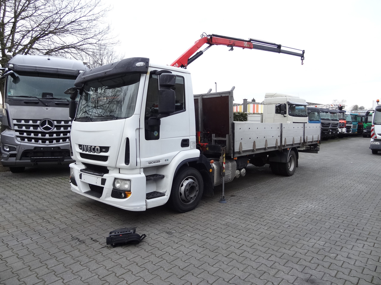 Iveco EuroCargo 120E25 Fassi F38 - 크레인 트럭, 드롭사이드/ 플랫베드 트럭 : 사진 1 Iveco EuroCargo 120E25 Fassi F38 - 크레인 트럭, 드롭사이드/ 플랫베드 트럭 : 사진 1