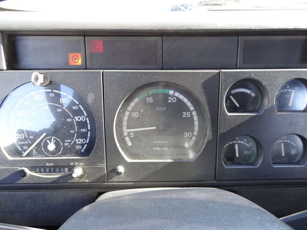 Iveco EuroTrakker 260E31 6X4 Palfinger 36002 - 크레인 트럭, 드롭사이드/ 플랫베드 트럭 : 사진 2 Iveco EuroTrakker 260E31 6X4 Palfinger 36002 - 크레인 트럭, 드롭사이드/ 플랫베드 트럭 : 사진 2