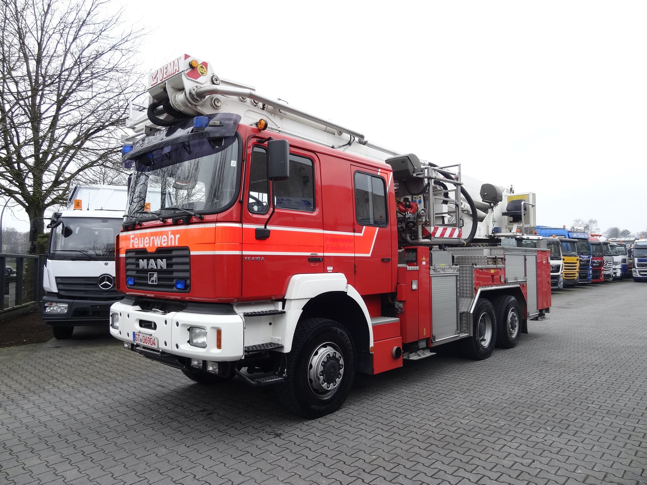 MAN FE 410 6X6 Feuerwehr Vema Lift 32 Meter - 트럭 탑재 고가작업 플랫폼 : 사진 1 MAN FE 410 6X6 Feuerwehr Vema Lift 32 Meter - 트럭 탑재 고가작업 플랫폼 : 사진 1