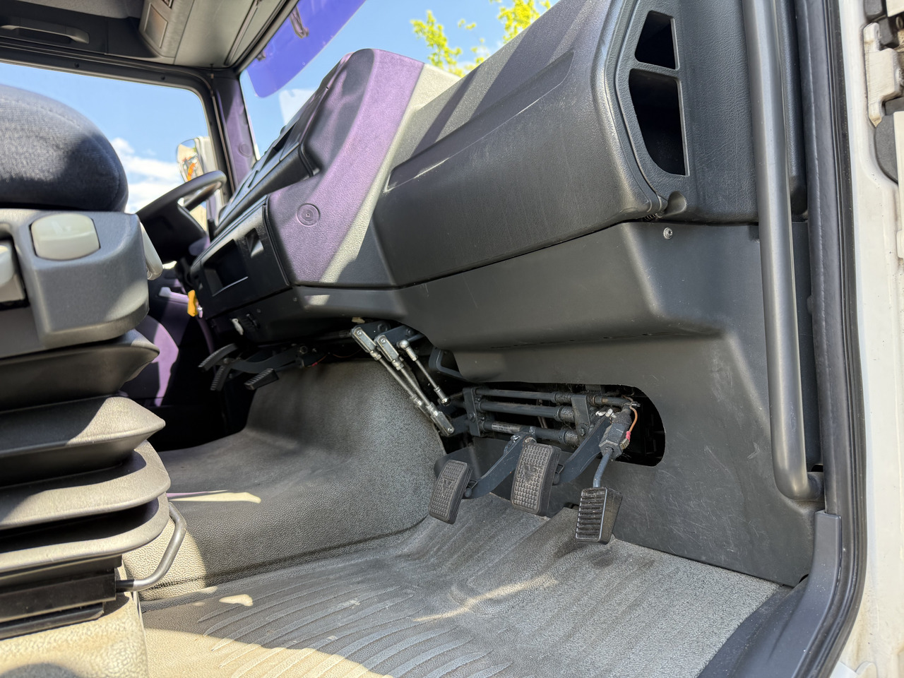 MAN TGA 18.350 4X2 LL Fahrschule - 컨테이너 운반 장치/ 스와프 보디 트럭 : 사진 4 MAN TGA 18.350 4X2 LL Fahrschule - 컨테이너 운반 장치/ 스와프 보디 트럭 : 사진 4