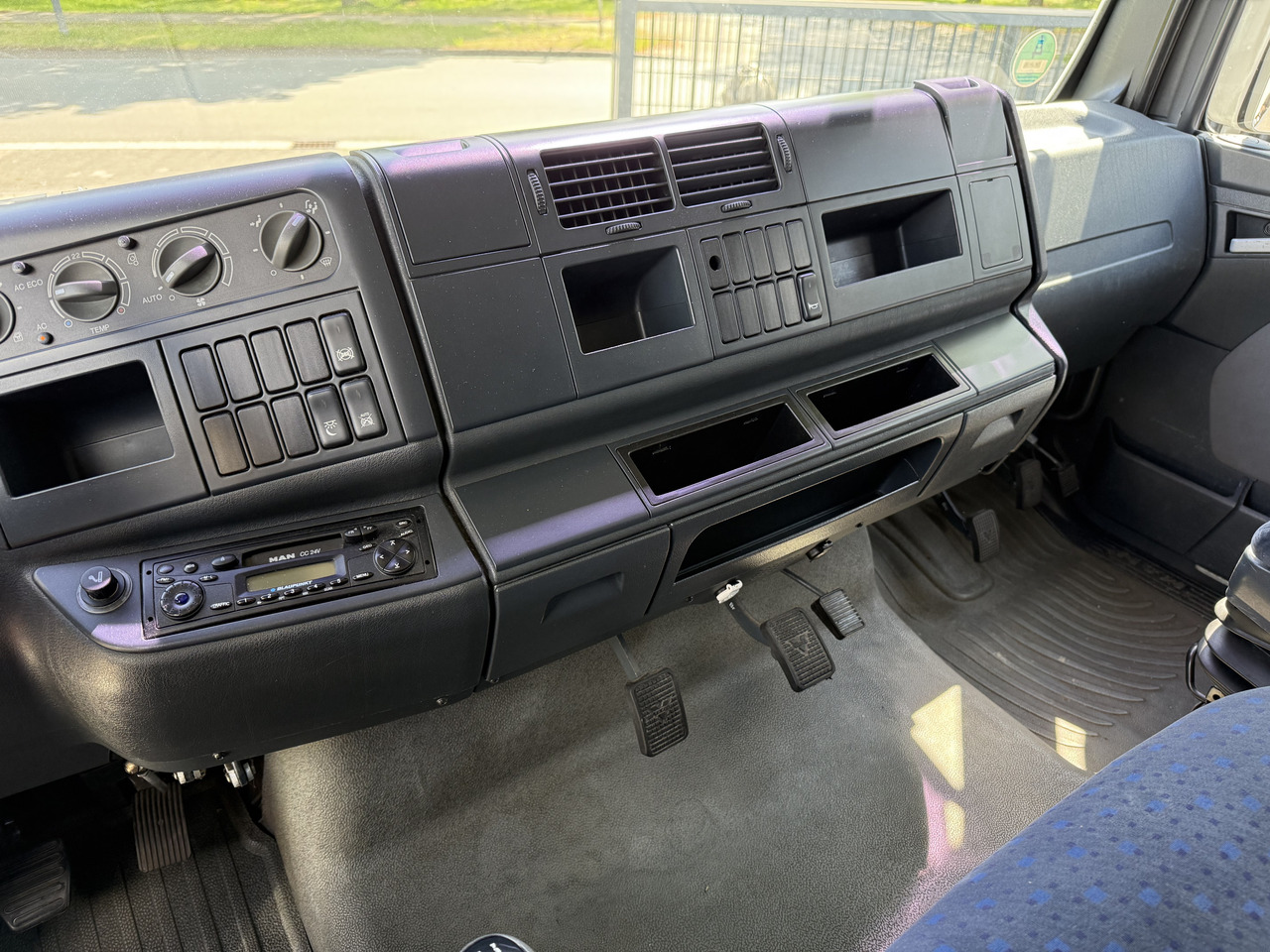 MAN TGA 18.350 4X2 LL Fahrschule - 컨테이너 운반 장치/ 스와프 보디 트럭 : 사진 3 MAN TGA 18.350 4X2 LL Fahrschule - 컨테이너 운반 장치/ 스와프 보디 트럭 : 사진 3