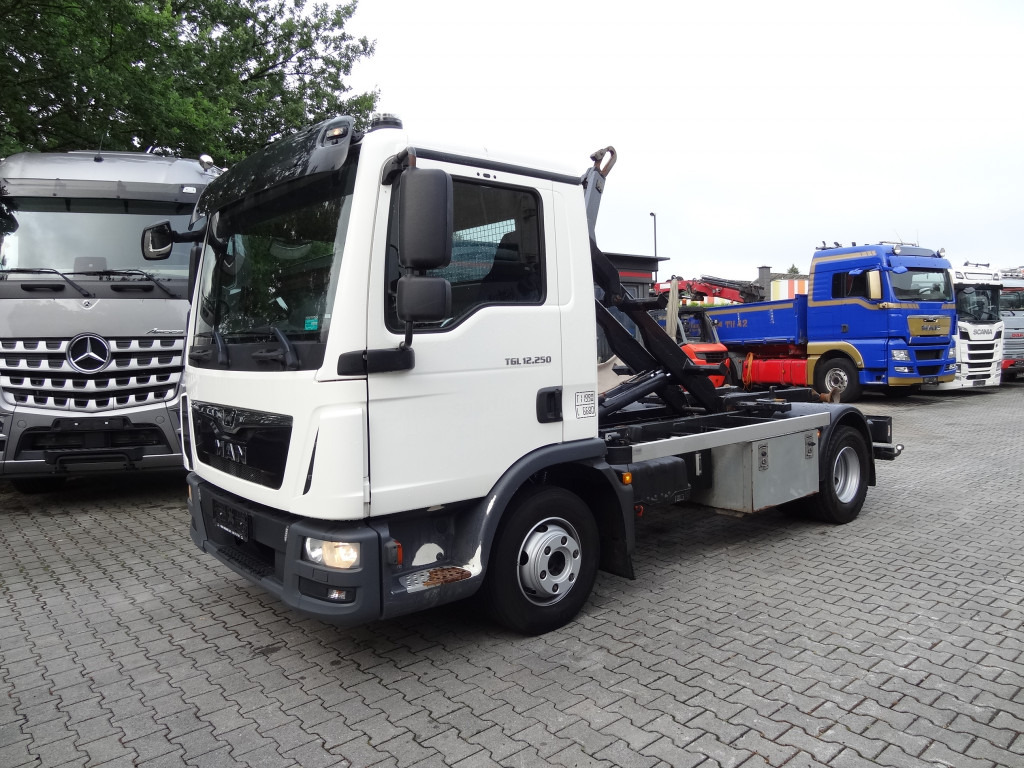 MAN TGL 12.250 Haken - 후크 리프트 트럭 : 사진 1 MAN TGL 12.250 Haken - 후크 리프트 트럭 : 사진 1