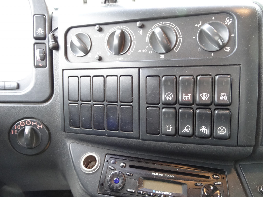 MAN TGM 13.250 4X4 Ex-Kommunal - 덤프트럭 : 사진 4 MAN TGM 13.250 4X4 Ex-Kommunal - 덤프트럭 : 사진 4