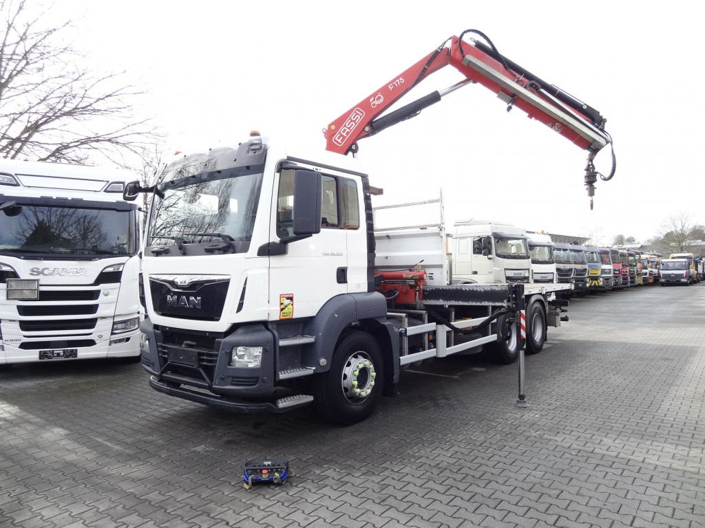 MAN TGS 26.320 6X4 BB mit Kran Fassi F175 - 드롭사이드/ 플랫베드 트럭, 크레인 트럭 : 사진 1 MAN TGS 26.320 6X4 BB mit Kran Fassi F175 - 드롭사이드/ 플랫베드 트럭, 크레인 트럭 : 사진 1
