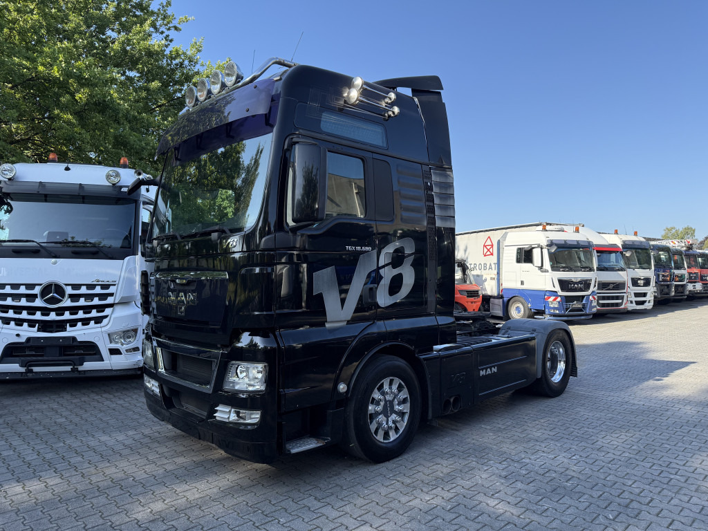MAN TGX 18.680 4X2 BLS V8 - 트랙터 유닛 : 사진 1 MAN TGX 18.680 4X2 BLS V8 - 트랙터 유닛 : 사진 1