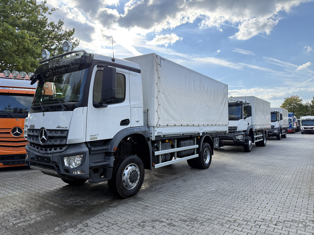 Mercedes-Benz Arocs 1827 AK 4X4 Ex- - 캡 새시 트럭 : 사진 1 Mercedes-Benz Arocs 1827 AK 4X4 Ex- - 캡 새시 트럭 : 사진 1