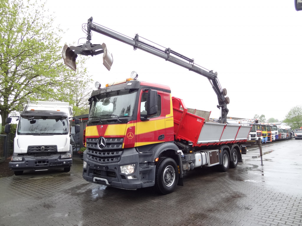Mercedes-Benz Arocs 2545 6X2 Kipper mit Kran Hiab - 덤프트럭, 크레인 트럭 : 사진 1 Mercedes-Benz Arocs 2545 6X2 Kipper mit Kran Hiab - 덤프트럭, 크레인 트럭 : 사진 1