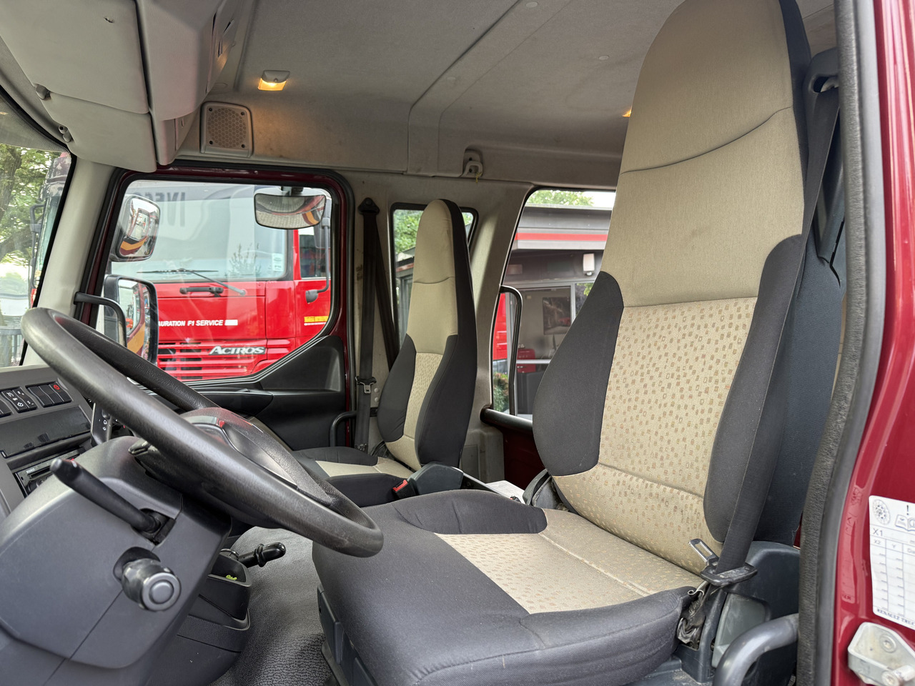 Renault Midlum 180.10 DoKa - 박스 트럭 : 사진 5 Renault Midlum 180.10 DoKa - 박스 트럭 : 사진 5