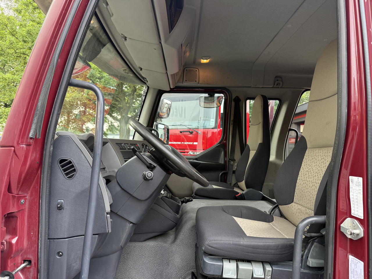 Renault Midlum 180.10 DoKa - 박스 트럭 : 사진 4 Renault Midlum 180.10 DoKa - 박스 트럭 : 사진 4