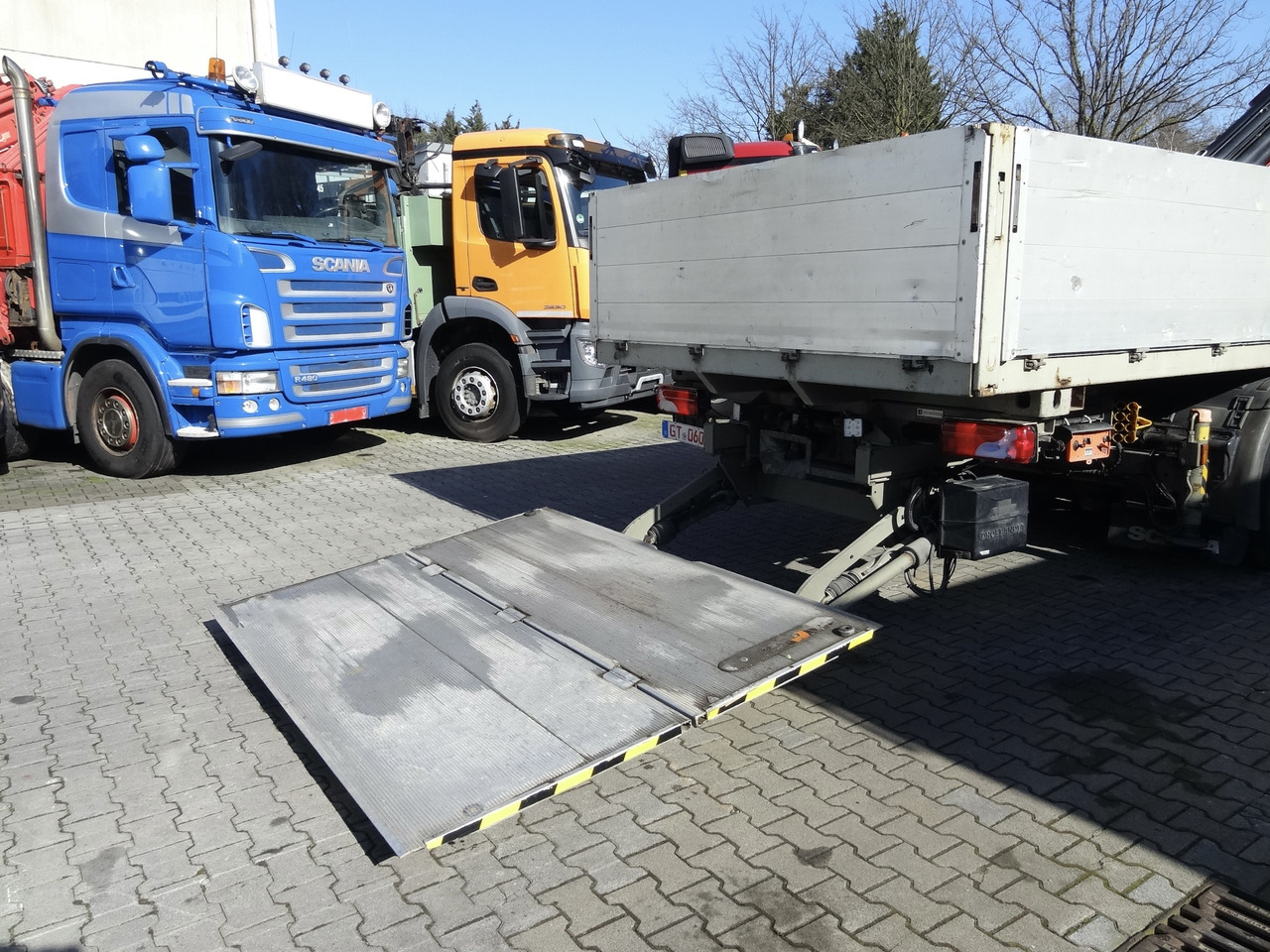Scania R440 6X2*4 Kran HMF 3000 bis 30 Meter - 드롭사이드/ 플랫베드 트럭, 크레인 트럭 : 사진 4 Scania R440 6X2*4 Kran HMF 3000 bis 30 Meter - 드롭사이드/ 플랫베드 트럭, 크레인 트럭 : 사진 4