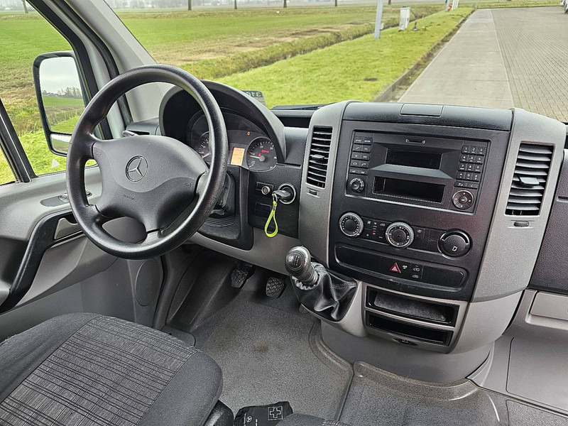 Interior photo 1: 소형 밴 Mercedes-Benz Sprinter 211 AC CRUISE EURO6