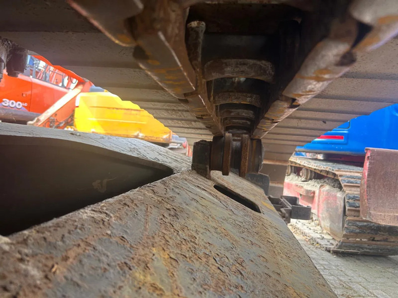 크롤러 굴삭기 Hitachi ZX300LC-6 : 사진 8