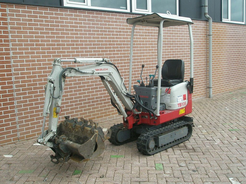 Takeuchi TB108 - 미니 굴삭기 : 사진 1 Takeuchi TB108 - 미니 굴삭기 : 사진 1