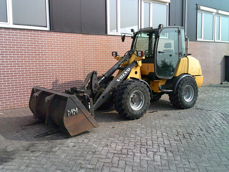 Volvo L25B - 휠 로더 : 사진 1 Volvo L25B - 휠 로더 : 사진 1