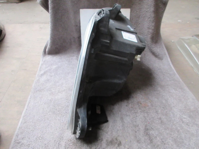 전조등 트럭 용 DAF 1835875 KOPLAMP XF CF EURO 6 RECHTS : 사진 11 전조등 트럭 용 DAF 1835875 KOPLAMP XF CF EURO 6 RECHTS : 사진 11