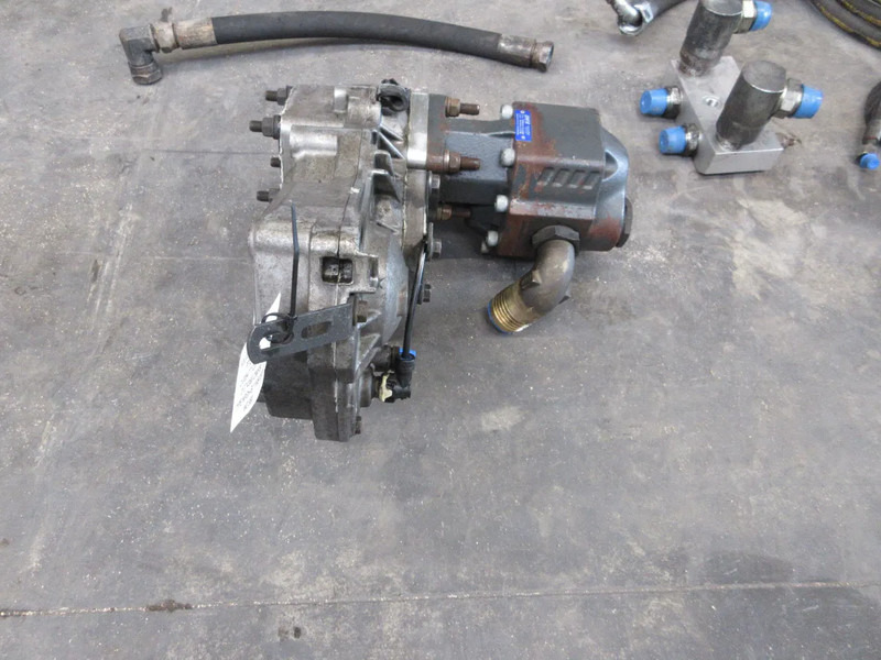 Volvo 21309477 // 20726050 // 21374368 PTO POMP EN TANK VOLVO FH MODEL 2018 - 클러치 및 부품 트럭 용 : 사진 3 Volvo 21309477 // 20726050 // 21374368 PTO POMP EN TANK VOLVO FH MODEL 2018 - 클러치 및 부품 트럭 용 : 사진 3