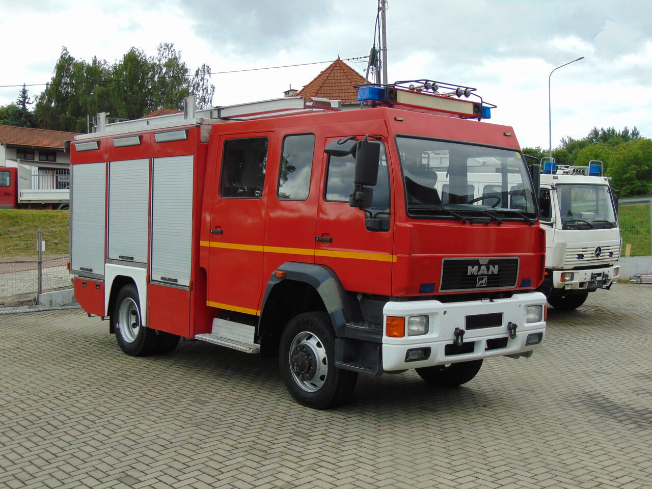 MAN LE14.260 4x4 MAGIRUS - 소방차 : 사진 2 MAN LE14.260 4x4 MAGIRUS - 소방차 : 사진 2