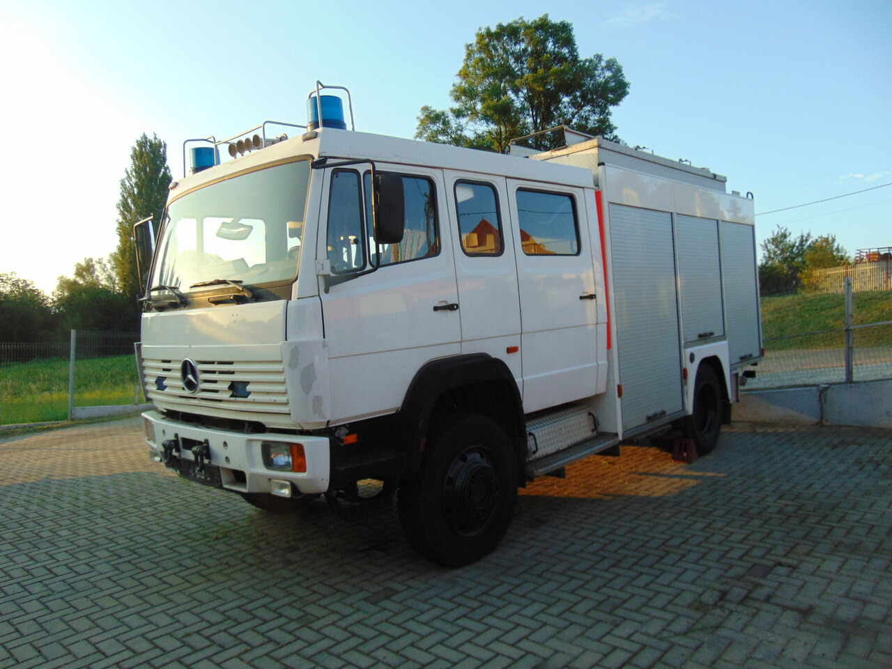 MERCEDES-BENZ 1124AF 4x4 MAGIRUS - 소방차 : 사진 1 MERCEDES-BENZ 1124AF 4x4 MAGIRUS - 소방차 : 사진 1