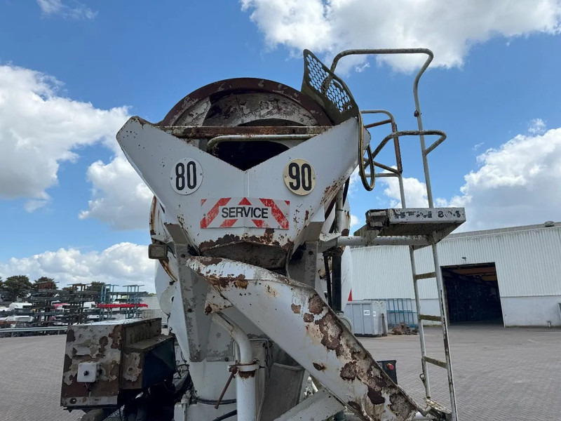 Liebherr 804 FSL 804 FSL / 8m³ / WATERTANK 500 LITER / POMP NOT INCLUDED / ! EMPTY ! / 2015 - 부착물 : 사진 4 Liebherr 804 FSL 804 FSL / 8m³ / WATERTANK 500 LITER / POMP NOT INCLUDED / ! EMPTY ! / 2015 - 부착물 : 사진 4
