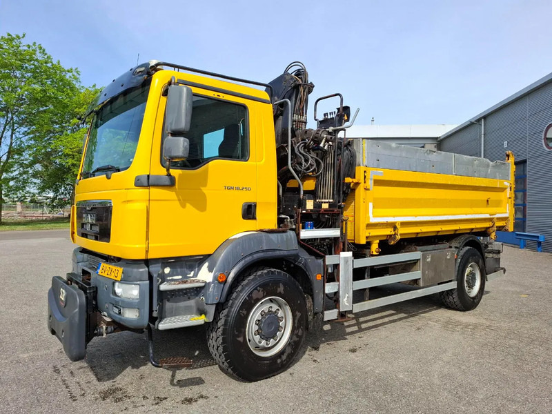 MAN TGM 18.250 / 4X4 / NL TRUCK / TUV:30-04-2026 / 118783 KM / HMF 1110 K2 / ROTATOR / GOOD TYRES / FULL-STEEL / DRUM BRAKES / MANUA - 덤프트럭, 크레인 트럭 : 사진 3 MAN TGM 18.250 / 4X4 / NL TRUCK / TUV:30-04-2026 / 118783 KM / HMF 1110 K2 / ROTATOR / GOOD TYRES / FULL-STEEL / DRUM BRAKES / MANUA - 덤프트럭, 크레인 트럭 : 사진 3