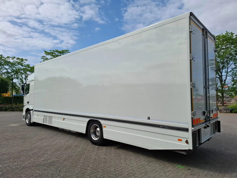Mercedes-Benz Actros 1843 / GERMAN FLOWER TRUCK / 162021 KM / ISOLATED BOX / COOL & HEATED / NAVI / PLATFORM 1500 KG / TOP CONDITION / FULL-AI - 벤딩 트럭 : 사진 3 Mercedes-Benz Actros 1843 / GERMAN FLOWER TRUCK / 162021 KM / ISOLATED BOX / COOL & HEATED / NAVI / PLATFORM 1500 KG / TOP CONDITION / FULL-AI - 벤딩 트럭 : 사진 3