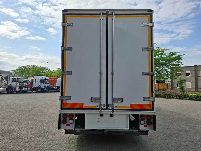 Mercedes-Benz Actros 1843 / GERMAN FLOWER TRUCK / 162021 KM / ISOLATED BOX / COOL & HEATED / NAVI / PLATFORM 1500 KG / TOP CONDITION / FULL-AI - 벤딩 트럭 : 사진 4 Mercedes-Benz Actros 1843 / GERMAN FLOWER TRUCK / 162021 KM / ISOLATED BOX / COOL & HEATED / NAVI / PLATFORM 1500 KG / TOP CONDITION / FULL-AI - 벤딩 트럭 : 사진 4