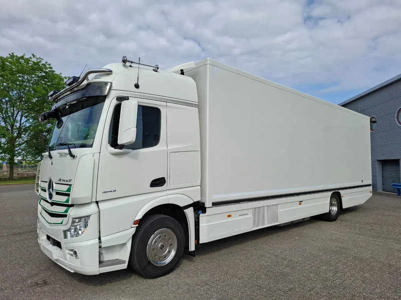 Mercedes-Benz Actros 1843 / GERMAN FLOWER TRUCK / 162021 KM / ISOLATED BOX / COOL & HEATED / NAVI / PLATFORM 1500 KG / TOP CONDITION / FULL-AI - 벤딩 트럭 : 사진 1 Mercedes-Benz Actros 1843 / GERMAN FLOWER TRUCK / 162021 KM / ISOLATED BOX / COOL & HEATED / NAVI / PLATFORM 1500 KG / TOP CONDITION / FULL-AI - 벤딩 트럭 : 사진 1