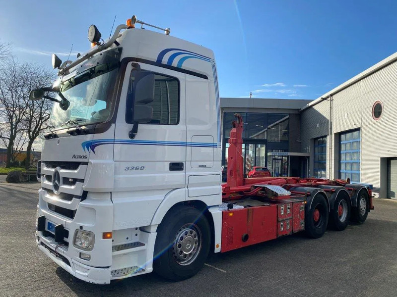 Mercedes-Benz Actros 3260 V8 / 15,9L / 8X4 / BIG AXLE / PALFINGER T26 HOOKLIFT / LIFT+LENKACHSE / FULL-AIR / AIRCO / AUTOMATIC / EURO-5 / 2013 - 후크 리프트 트럭 : 사진 3 Mercedes-Benz Actros 3260 V8 / 15,9L / 8X4 / BIG AXLE / PALFINGER T26 HOOKLIFT / LIFT+LENKACHSE / FULL-AIR / AIRCO / AUTOMATIC / EURO-5 / 2013 - 후크 리프트 트럭 : 사진 3