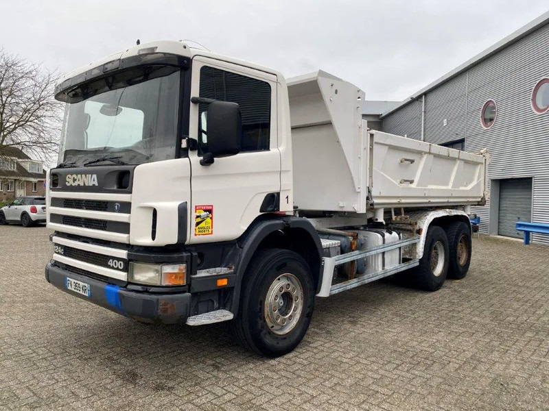 Scania 124-400 / 6X4 / RETARDER / BIG AXLE / FULL STEEL / 2SIDE TIPPER / OLD TACHO / AIRCO / MANUAL / EURO-2 / 2000 - 덤프트럭 : 사진 1 Scania 124-400 / 6X4 / RETARDER / BIG AXLE / FULL STEEL / 2SIDE TIPPER / OLD TACHO / AIRCO / MANUAL / EURO-2 / 2000 - 덤프트럭 : 사진 1