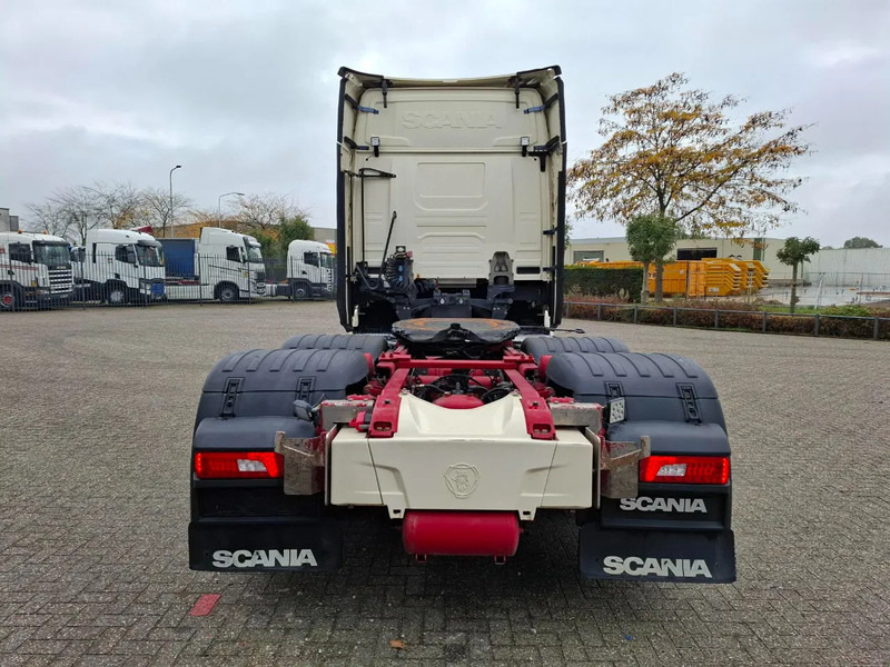 Scania NGS S650 V8 / RETARDER / 633397 KM / 9 TON FRONT AXELE / FULL-AIR / INLINER / FULL SPOILER / LEATHER / ALCOA / NAVI / FRIDGE / E - 트랙터 유닛 : 사진 4 Scania NGS S650 V8 / RETARDER / 633397 KM / 9 TON FRONT AXELE / FULL-AIR / INLINER / FULL SPOILER / LEATHER / ALCOA / NAVI / FRIDGE / E - 트랙터 유닛 : 사진 4