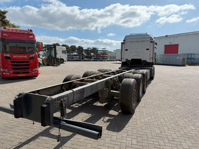 Scania R490 / 8X4 / ENGINE RUNNING / RETARDER / 9 TON FRONT AXLE / LIFT+LENKACHSE / AUTOMATIC / EURO-6 / 2017 - 캡 새시 트럭 : 사진 4 Scania R490 / 8X4 / ENGINE RUNNING / RETARDER / 9 TON FRONT AXLE / LIFT+LENKACHSE / AUTOMATIC / EURO-6 / 2017 - 캡 새시 트럭 : 사진 4