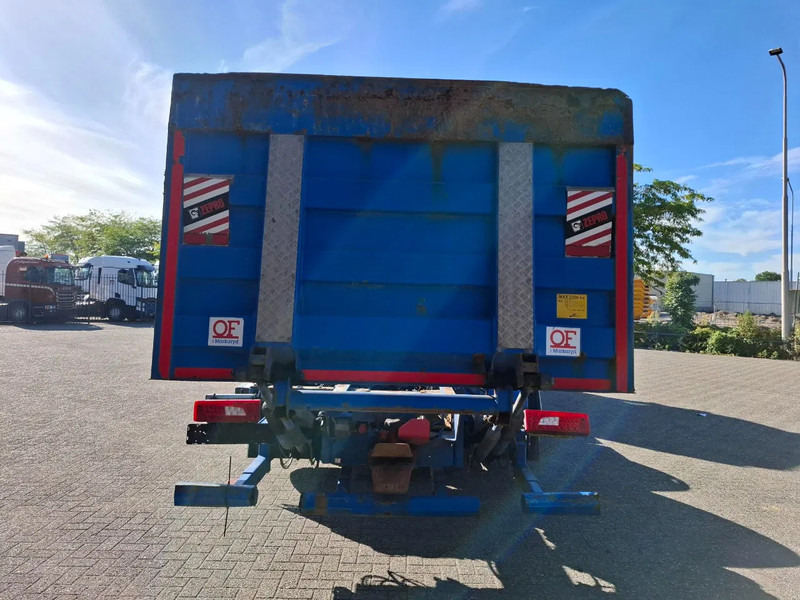 Scania R580 V8 / RETARDER / LIFT+LENKACHSE / FULL-AIR / PLATFORM 2000 KG / LEATHER / AIRCO / AUTOMATIC / EURO-6 / 2015 - 캡 새시 트럭 : 사진 4 Scania R580 V8 / RETARDER / LIFT+LENKACHSE / FULL-AIR / PLATFORM 2000 KG / LEATHER / AIRCO / AUTOMATIC / EURO-6 / 2015 - 캡 새시 트럭 : 사진 4
