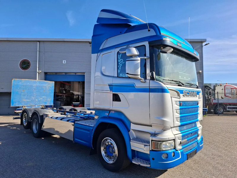 Scania R580 V8 / RETARDER / LIFT+LENKACHSE / FULL-AIR / PLATFORM 2000 KG / LEATHER / AIRCO / AUTOMATIC / EURO-6 / 2015 - 캡 새시 트럭 : 사진 2 Scania R580 V8 / RETARDER / LIFT+LENKACHSE / FULL-AIR / PLATFORM 2000 KG / LEATHER / AIRCO / AUTOMATIC / EURO-6 / 2015 - 캡 새시 트럭 : 사진 2