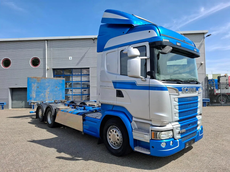Scania R580 V8 / RETARDER / LIFT+LENKACHSE / FULL-AIR / PLATFORM 2000 KG / NAVI / LEATHER / AIRCO / AUTOMATIC / EURO-6 / 2014 - 캡 새시 트럭 : 사진 2 Scania R580 V8 / RETARDER / LIFT+LENKACHSE / FULL-AIR / PLATFORM 2000 KG / NAVI / LEATHER / AIRCO / AUTOMATIC / EURO-6 / 2014 - 캡 새시 트럭 : 사진 2